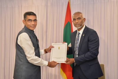 އިންޑިއާ-ޗައިނާ މައްސަލައަށް ވަންނަން ރާއްޖެ މާ ކުޑަ: ޑރ. މުއިއްޒު