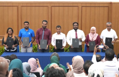 ލޭ ހަދިޔާކުރާ އެމްބެސެޑަރުންގެ ގޮތުގައި ކޮލެޖުތަކުގެ ދަރިވަރުން