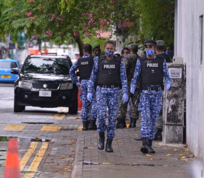 މާލޭގައި އަންހެނަކު ފިރިހެނަކަށް ތޫނު އެއްޗަކުން ހަމަލާ ދީފި