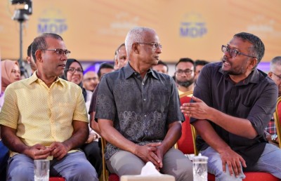 ނަޝީދު، އެމްޑީޕީގެ ޗެއާޕާސަން ފައްޔާޒާ ބައްދަލުކުރައްވައިފި