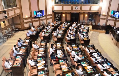 ކޯރަމް ހަމަނުވެގެން މަޖިލީސް ނުބޭއްވުނު