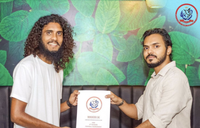 އިއްބެ، މަސްއޮޑި ސްޕޯޓްސްއަށް ސޮއިކޮށްފި