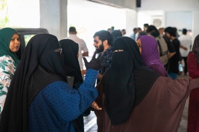 ޝަކުވާތަކާ ގުޅިގެން، 4،000 ފްލެޓް ހަވާލުކުރުން ހުއްޓުވައިފި