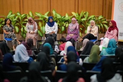 ޕީސީއޯއެސް: ދައްކަން ޖެހި، ނުދެކެވި އޮތް ވާހަކައެއް