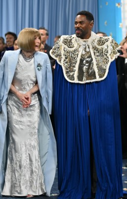 ވޯގް މެގަޒިންގެ ޗީފް އެޑިޓަރު 37 އަހަރު ފަހުން އިސްތިއުފާދެނީ