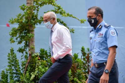 މުއިއްޒުގެ އެންގެވުމާ ހިލާފަށް ފުލުހުންނަށް ބޮޑެތި ޕްރޮމޯޝަންތަކެއް ދީފި