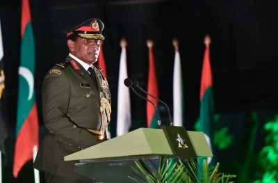 ސިފައިންގެ ކުރީގެ ޗީފް ޝިޔާމަށް ކުރި ދައުވާ ހަތް އަހަރު ފަހުން އަނބުރާ ގެންގޮސްފި