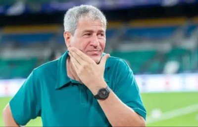 ދެ ވަޒީފާ އަދާކުރަމުން ދިޔަ މާކޭޒަށް އިންޑިއާގެ ގައުމީ ޓީމުގެ މަގާމު ގެއްލިއްޖެ