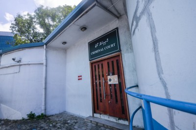 މަސްތުވާތަކެއްްޗާއެކު ހައްޔަރުކުރި ފިރިހެނަކު ކޯޓުން ދޫކޮށްލައިިފި