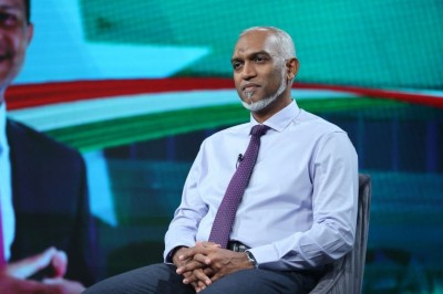 މަގާމުތަކުގައި ތިބޭނީ ކަމަކަށް އިރުޝާދު ދިނުމުން އެހެން މީހެއް ކައިރިން އެޕްރޫވަލް ހޯދަން ނުޖެހޭ މީހުން: މުއިއްޒު