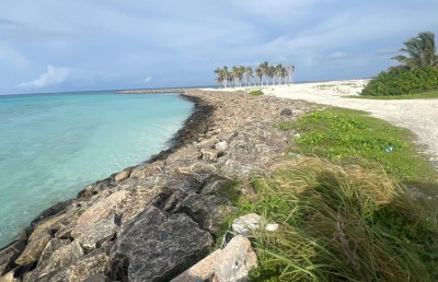 ނުހެދި ދިގުލައިގެން ގޮސްފައިވާ ހަންކެޑެ އެންމެ ފަހުން ހަލާލު ޓޫރިޒަމަށް