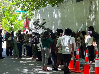 އިޒްރޭލު މައްސަލަ އެޖެންޑާ ނުކުރުމުން، އިހްތިޖާޖު ކުރަނީ
