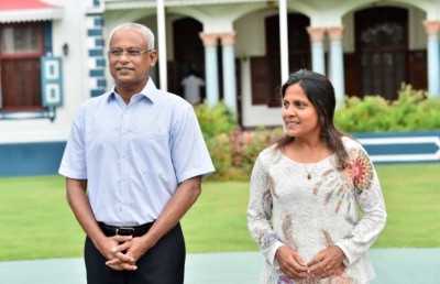 ރައީސްގެ ދެކަނބަލުން މުލީއާގެއިން ނުކުމެވަޑައިގެންފި