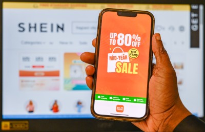 ކްރެޑިޓް ކާޑުން ކުރާ ވިޔަފާރިއަށް 30 ޕަސެންޓުގެ ފީއެއް ނުނަގާނެ