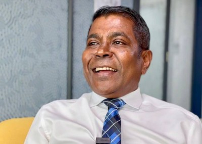 ކިލަނބުވެފައިވާ ކުންފުންޏެއް ކޮޅަށް ޖަހައި، ތައްޔިބް ގެއަށް