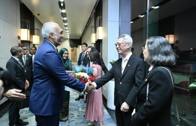 ފުރަމާނަ ދަތުރުފުޅެއްގައި ރައީސްގެ ދެކަނބަލުން ސިންގަޕޫރަށް ވަޑައިގެންފި