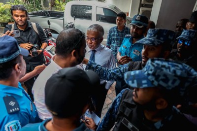ފްލެޓުތައް ހަވާލުކުރުން ހުއްޓާލަން އަނެއްކާވެސް އޭސީސީން އަންގައިފި
