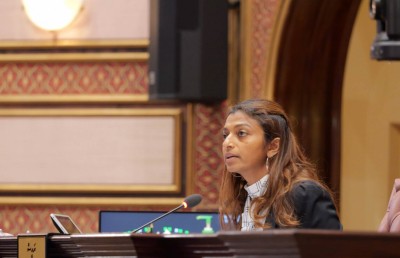 އީވާ މަގާމުން ވަކިކުރަން ސޮއި ހޯދަން ފަށައިފި