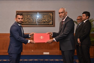 އިމިގްރޭޝަން ކޮންޓްރޯލަރުގެ މަގާމަށް ޝަމާން