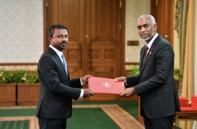 ގާނޫނު ނެގެހެއްޓުމަށް ފުރިހަމައަށް މަސައްކަތް ކުރާނަން: އުޝާމް