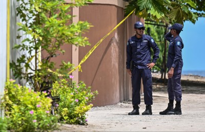 އަންހެނުންނަށް ފެނުނީ އަބްދުއްރަހްމާން މަރަށް ތެޅެނިކޮށް، ގާތިލު ދުވެފައި ދިޔަ ކަމުގެ ނިޝާން ހުރި