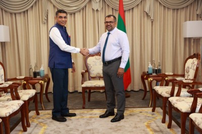 ފޮރިން މިނިސްޓަރު ޒަމީރު، އިންޑިއާ ސަފީރާ ބައްދަލު ކުރައްވައިފި