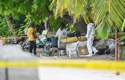 އަންހެނުންނަށް ފެނުނީ އަބްދުއްރަހްމާން މަރަށް ތެޅެނިކޮށް، ގާތިލު ދުވެފައި ދިޔަ ކަމުގެ ނިޝާން ހުރި