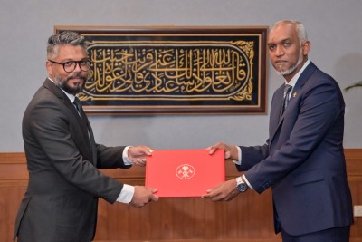 މުންއިމް، ޓޫރިޒަމް މިނިސްޓްރީގެ ސްޓޭޓް މިނިސްޓަރުކަމުން ވަކިކޮށްފި