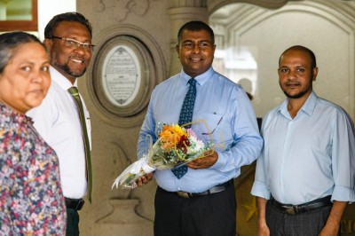 މިނިސްޓަރު ނަސީރު، ދިވެހި ބަހުގެ އެކެޑެމީގެ މެންބަރުންނާ ބައްދަލުކުރައްވައިފި