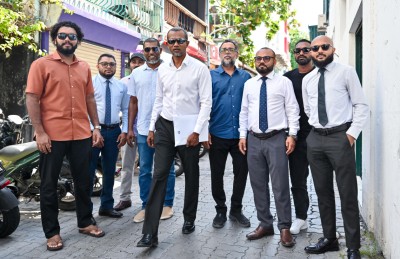 ޓޮމްގެ ނާއިބުންނަށް ކައްޕި، ކޮއްކީ އަދި މުޖޭ