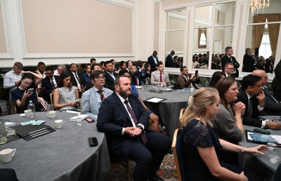 އިނގިރޭސި ވިލާތަކީ ރާއްޖޭގެ ލަގްޒަރީ ޓޫރިޒަމްގެ މުހިއްމު ބައިވެރިއެއް: ރައީސް