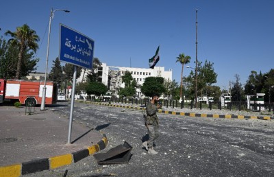 ދުރޫޒުންގެ ހިމާޔަތަށް ކަމަށް ބުނެ އިޒްރޭލުން ސީރިއާ ސިފައިންގެ މައި މަރުކަޒަށް ބޮން އަޅައިފި