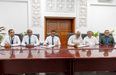 ނަޑެއްލާ ބަނދަރު ހެދުމުގެ މަޝްރޫއު ކުންފުންޏަކާ ހަވާލުކޮށްފި