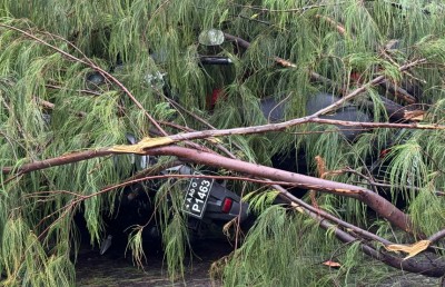 ގަދަ ވައިގައި، ހިޔާ ސަރަހައްދުގައި ހުރި ބަސް ސްޓޭންޑަކާއި ސައިކަލުތަކެއް ވެއްޓި، ގެއްލުންތަކެއް