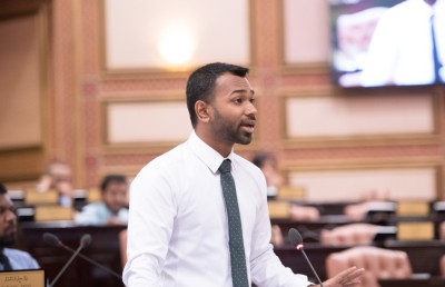 ގޯއްޗާއި ފުލެޓުތައް ބަދަލުކުރަން އުޅޭ ކަމަށް ބުނެ ކުއްލި މައްސަލައެއް