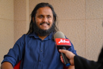 އުވައިޝް ވެންޓިލޭޓަރުން ނަގައިފި، ދެ މީހުންނަށް ފަރުވާދެނީ އައިސީޔޫގައި
