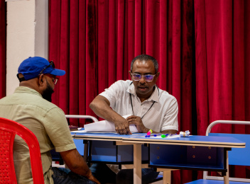 ދަ ޑިމޮކްރެޓްސްގެ ފުރަތަމަ އެތެރޭގެ އިންތިޚާބު ފަށައިފި