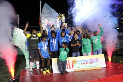 ދަރަވަންދޫ ފިއެސްޓާ: ޗެމްޕިއަންކަން ކިންގްސް ޔުނައިޓެޑް ހޯދައިފި