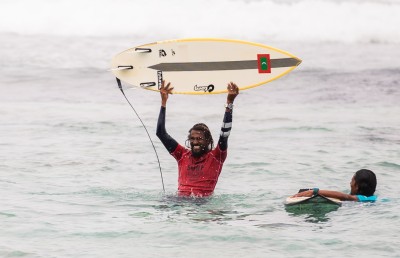 ސްމައިލީ ބަލިކޮށް އަންމަޑޭ އަލުން މުލީގެ ޗެމްޕިއަންކަން ހޯދައިފި