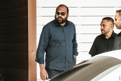 އިނގިރޭސިވިލާތުގައި އަލީ ވަހީދު ހައްޔަކުރީ ގަވައިދާ ޚިލާފަށް، 20،000 ޕައުންޑުގެ ބަދަލެއް ދެނީ