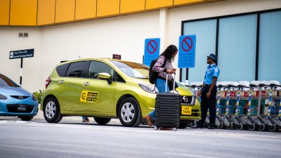 ޑޮމެސްޓިކް ޓާމިނަލުން ޓެކްސީ ނެގޭ ގޮތް ހަދަނީ