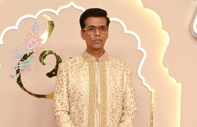 ކަރަންއަކީ "ނެޕޯ ބޭބީންގެ" ފޫޅުމަޔޭ ބުނުމުން ރުޅިގަދަވެއްޖެ