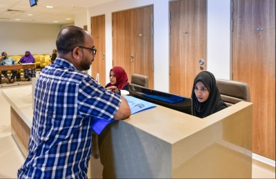 ބަލިމީހުންނަށް އެހީތެރިވެ، މަރުހަބާ ކިޔަން 55 މީހުން ހޯދަނީ