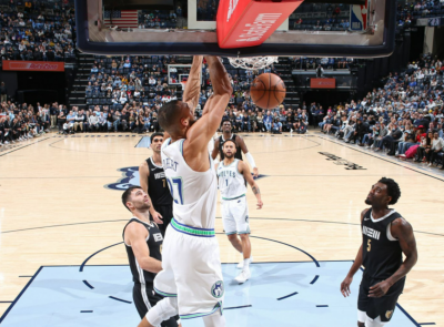 މިނެސޯޓާ ޓިމްބާވުލްވްސްއިން މެމްފިސް ގްރިޒްލީސް ބަލިކޮށްފި