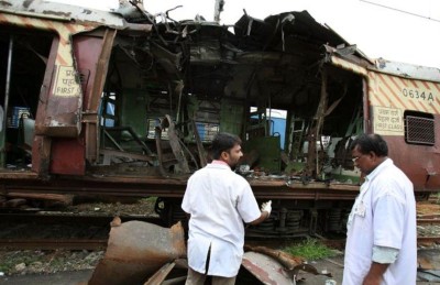 މުމްބާއީ ރޭލު ބޮމުގެ ހަމަލާގައި ކުށްވެރިވި ބަޔަކު 10 އަހަރު ފަހުން ސަލާމަތްވެއްޖެ