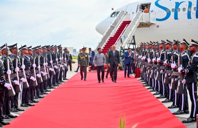 ލަންކާގެ ރައީސް ޑިސަނަޔަކެ ފުރަމާނަ ދަތުރުފުޅެއްގައި ރާއްޖެ އަށް ވަޑައިގެންފި