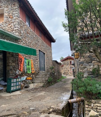 ޔުނާންގެ ފަހުރުވެރި ތާރީހާއި ސަގާފަތް ހިމާޔަތްކޮށް، ދެއްކީ ނަމޫނާއެއް