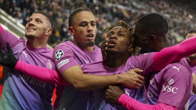 ނިއުކާސަލް ބަލިކޮށް މިލާނުން ޔޫރޮޕާ ލީގުގެ ޖާގައެއް ހޯދައިފި