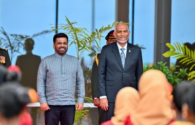 ލަންކާގެ ރައީސް ޑިސަނަޔަކެ ފުރަމާނަ ދަތުރުފުޅެއްގައި ރާއްޖެ އަށް ވަޑައިގެންފި