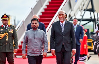 ލަންކާގެ ރައީސް ޑިސަނަޔަކެ ފުރަމާނަ ދަތުރުފުޅެއްގައި ރާއްޖެ އަށް ވަޑައިގެންފި